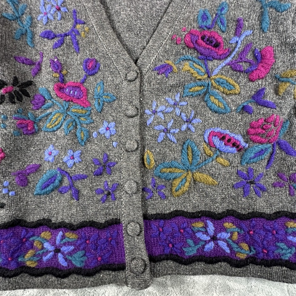 VTG L.L. Bean Womens M 100% Wool Cardigan Sweater Embroidered Elbow Patches 80's - Picture 8 of 12